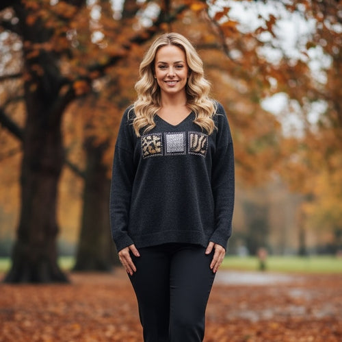 Animal Sequin Embellished V Knit Jumper