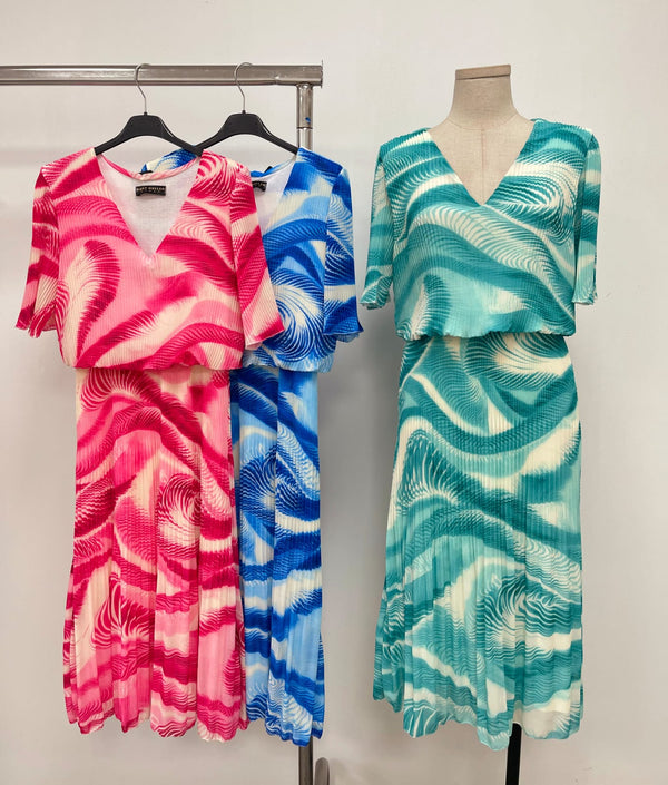 Feather Wave Print Short Sleeve Plissee Layered Maxi Dress