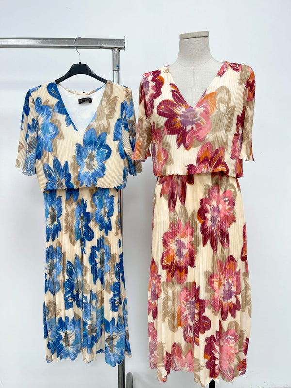 Daisy Print Short Sleeve Plisse Layered Maxi Dress