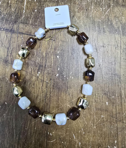Luxury Resin Multi Gold Bead Necklace