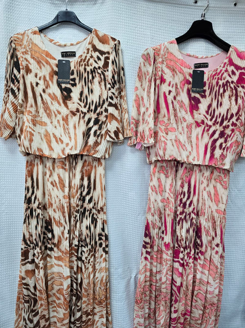 Lola Crew Neck Plisee Pleated Maxi Dress