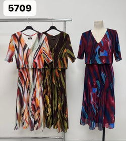 Contrast Wave Print Plisse Pleated Layered Maxi Dress
