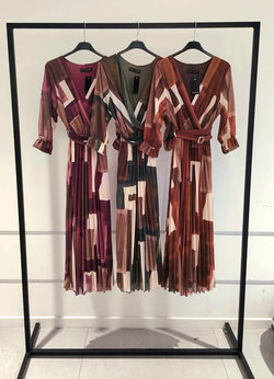 Geometric V Neck Pleated Maxi Dress