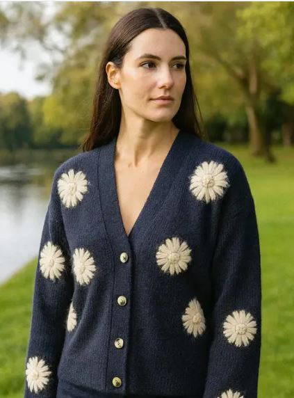 Strawberry 3d daisy knit Cardigan